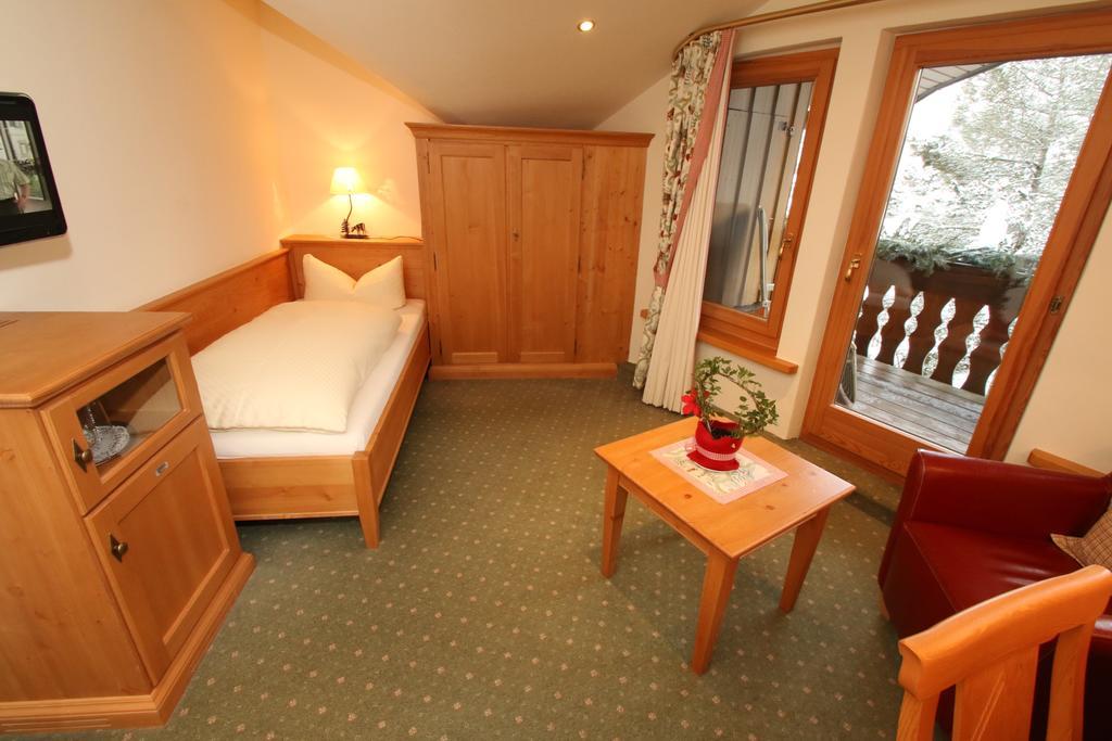 Todnauerberg Hotel Im Schwarzwald Todtnauberg Oda fotoğraf