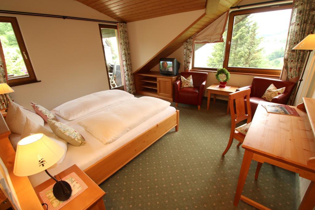 Todnauerberg Hotel Im Schwarzwald Todtnauberg Oda fotoğraf